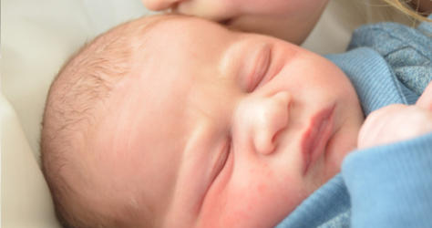 9 weeks infant development